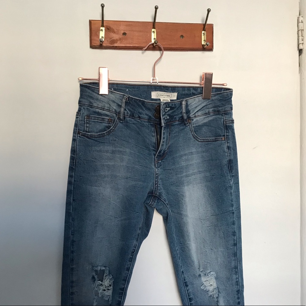 EightyTwo Distressed Jeans - Picture 3 of 8